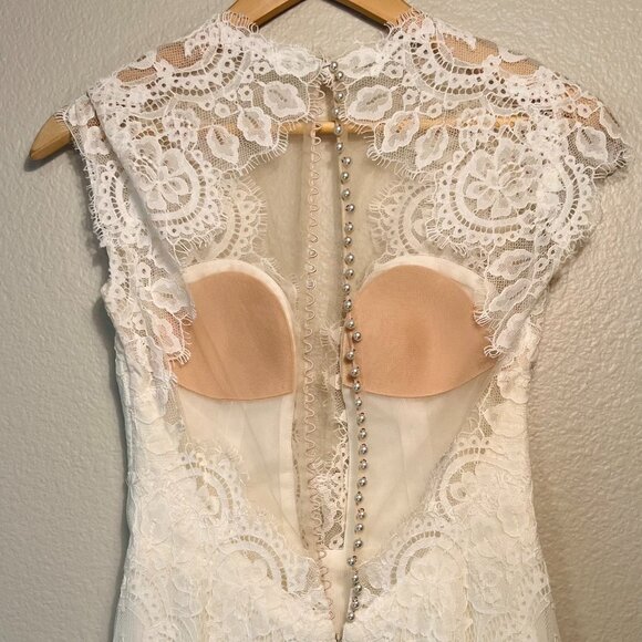 ✨ Size 2 Wtoo by Watters Philomene Lace Cap-Sleeve Wedding Gown ✨ - Picture 3 of 11